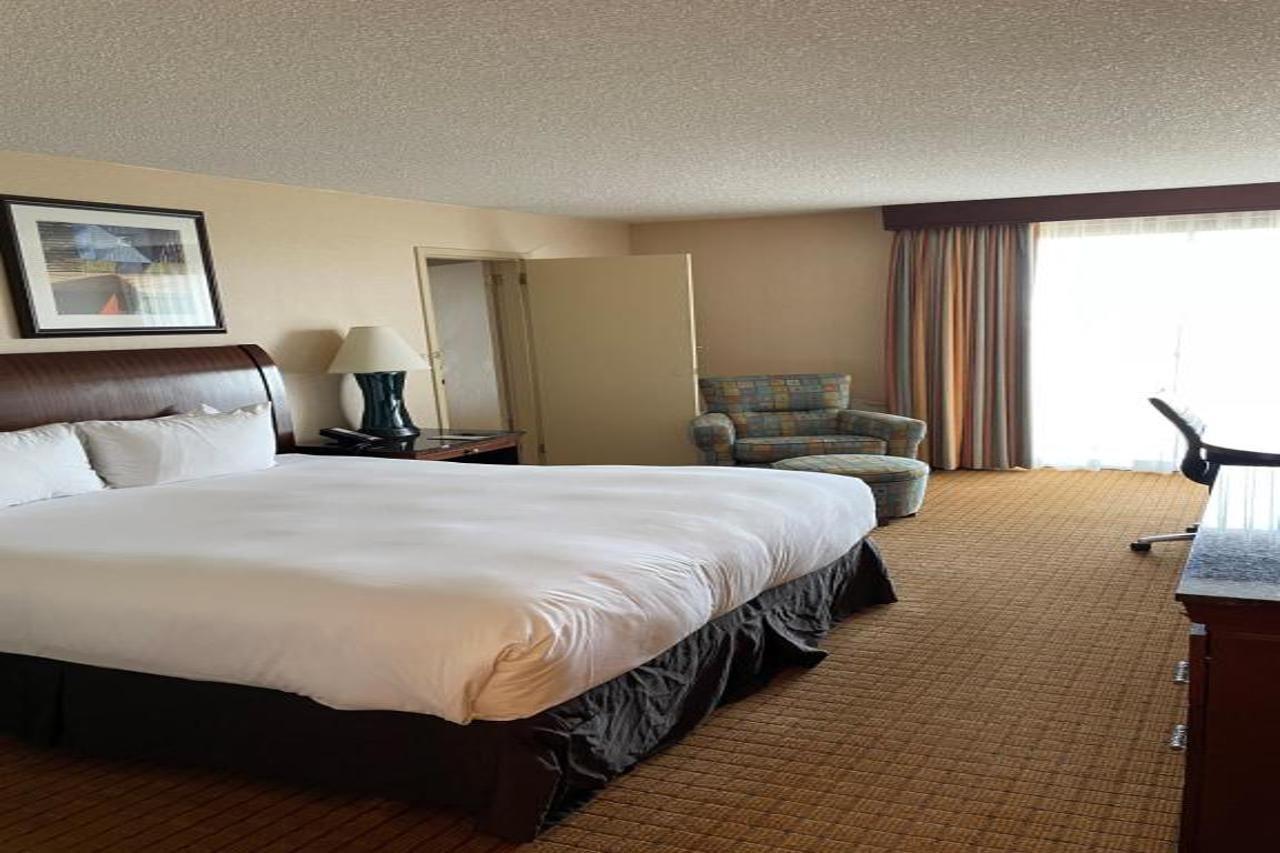 Doubletree By Hilton Hotel Denver Exterior photo