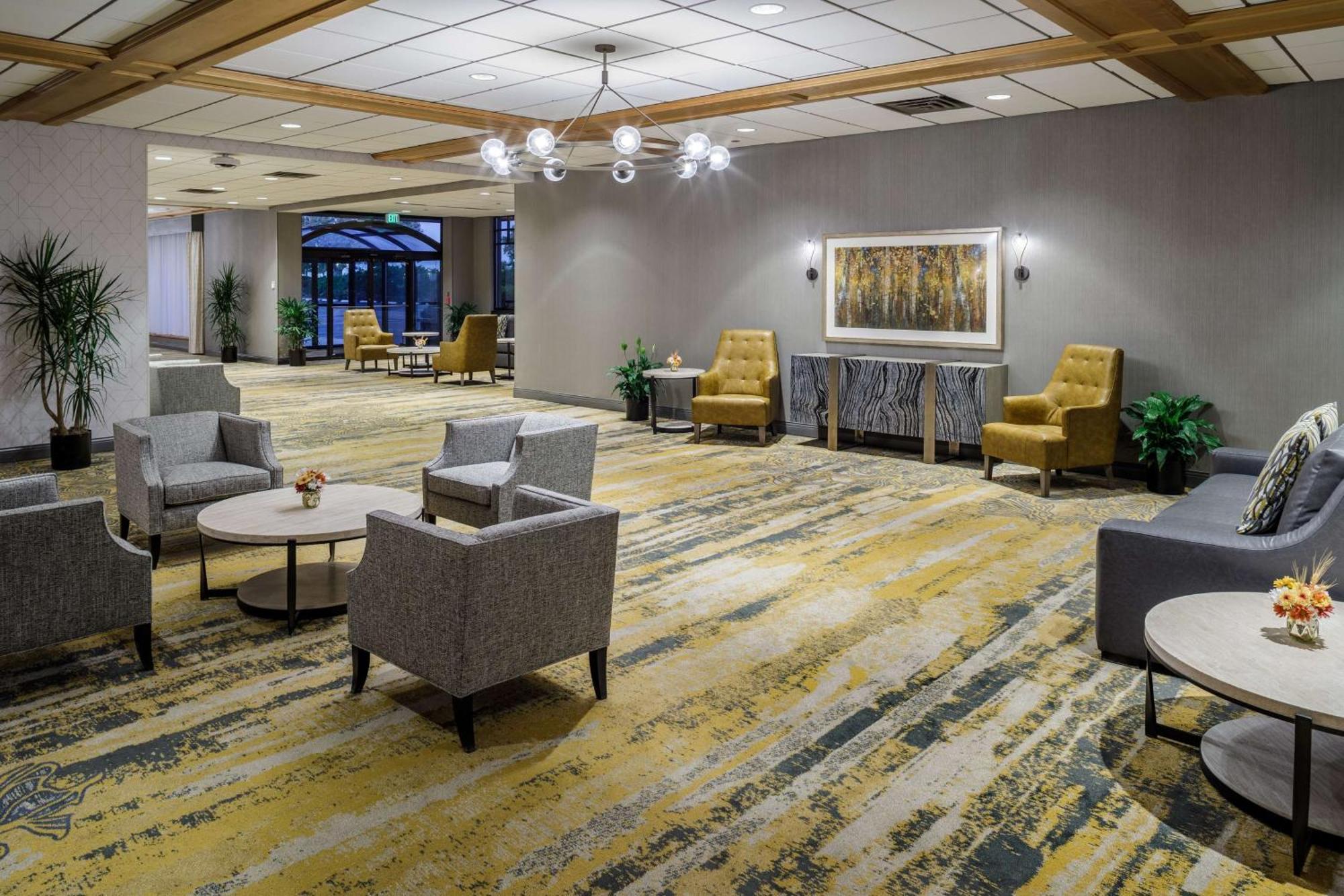 Doubletree By Hilton Hotel Denver Exterior photo
